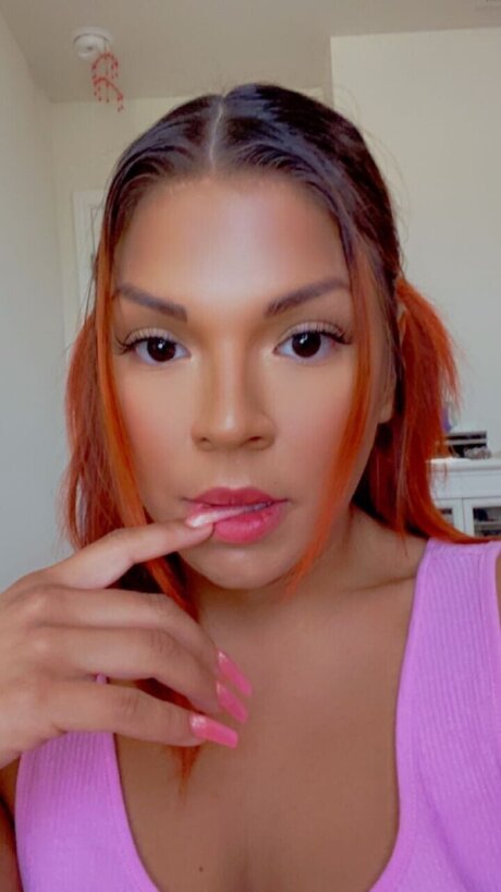 Photo nue de fuite OnlyFans de Roselove