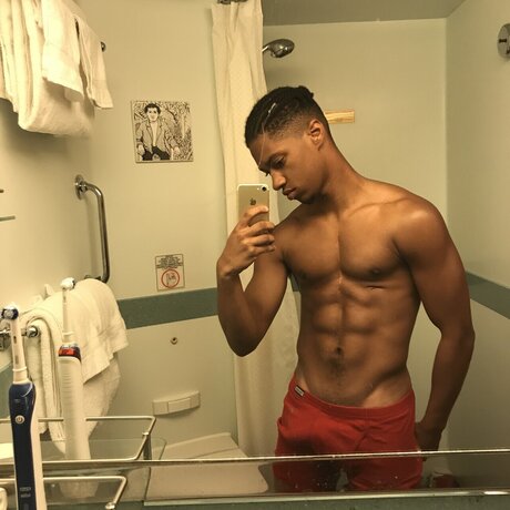 Photo nue de fuite OnlyFans de Big Basotho