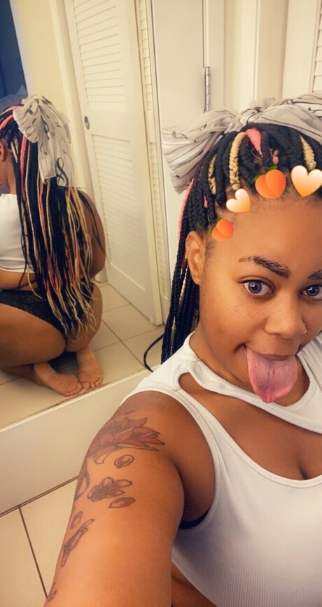 Photo nue de fuite OnlyFans de Lightskincutie
