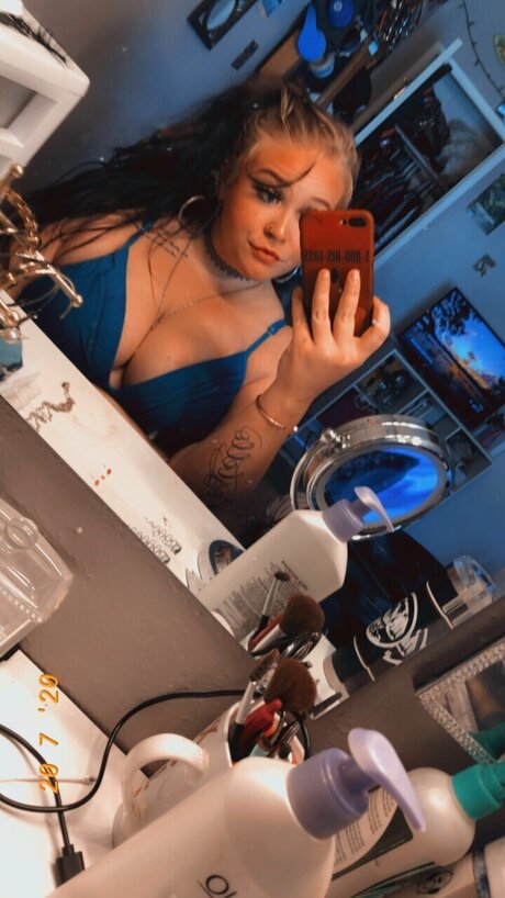 Photo nue de fuite OnlyFans de Snowbunny1998