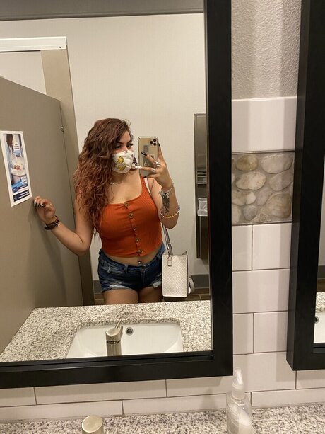 Photo nue de fuite OnlyFans de Laura 