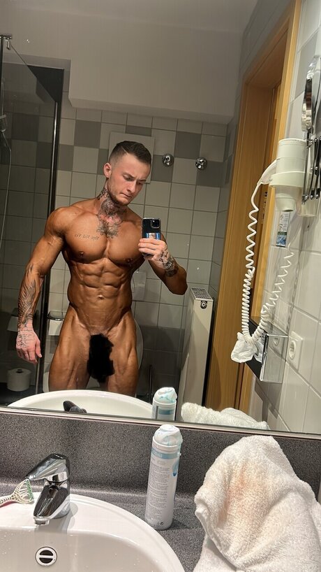 Photo nue de fuite OnlyFans de Eliasyoung
