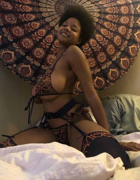 Photo nue de fuite OnlyFans de Bush Baby