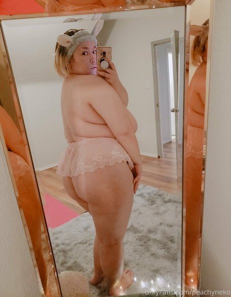 Peachyneko
