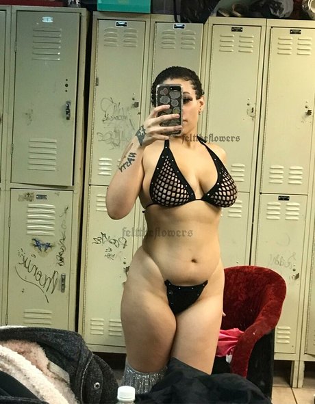 Photo nue de fuite OnlyFans de Flowers