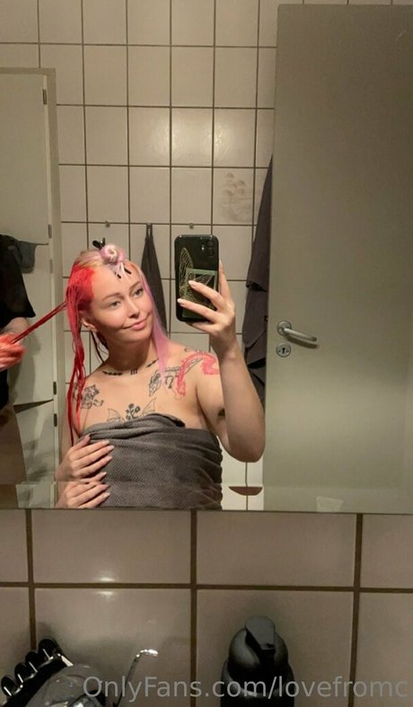 Photo nue de fuite OnlyFans de Lovefromc