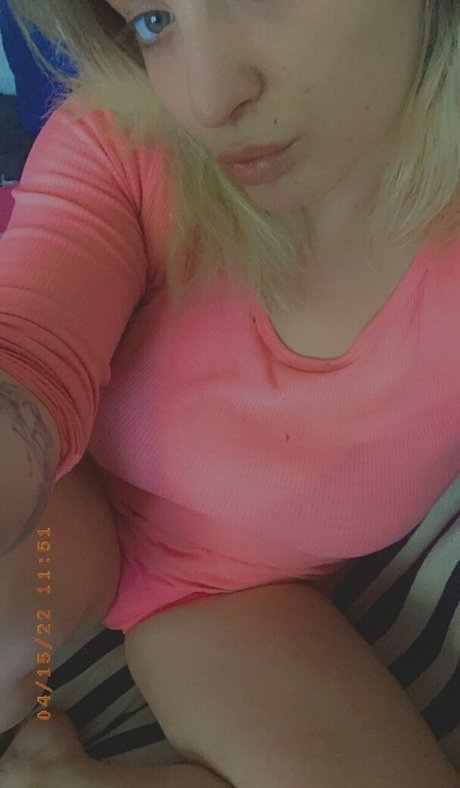 Photo nue de fuite OnlyFans de Snowbunnygang420