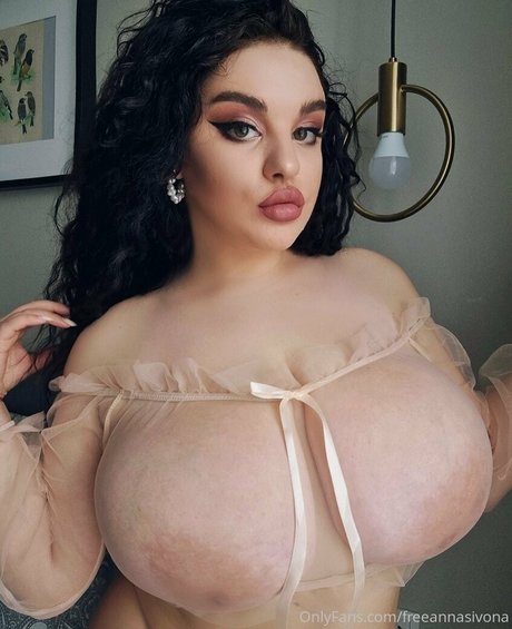 Photo nue de fuite OnlyFans de Freeannasivona