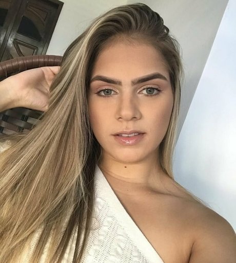 Photo nue de fuite OnlyFans de Heloisa Mota