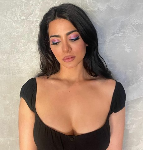 Photo nue de fuite OnlyFans de Emeraude Toubia