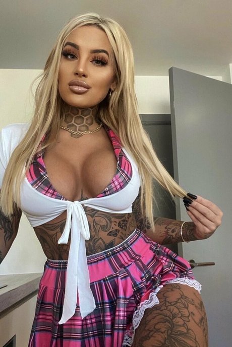 Naughtyinkedwhore