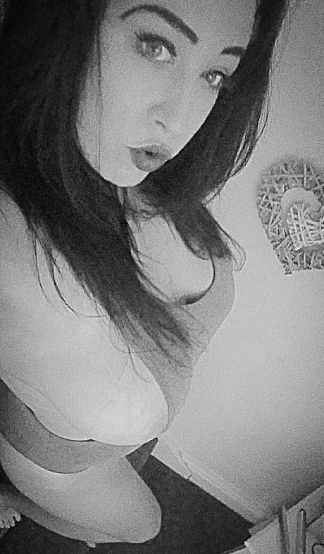 Photo nue de fuite OnlyFans de Creammyholes