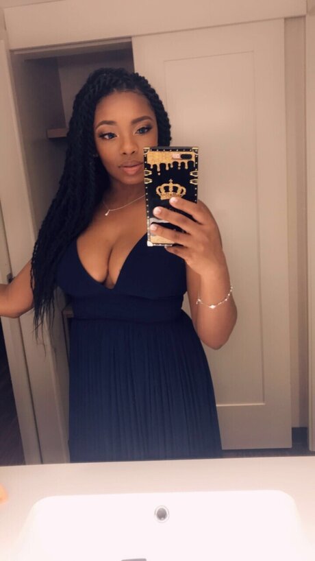 Photo nue de fuite OnlyFans de Deliciously Tasty
