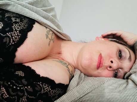 Darkhairedtemptress