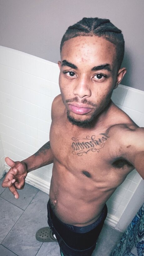 Photo nue de fuite OnlyFans de 8xxxxburt