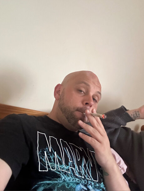 Photo nue de fuite OnlyFans de  Ampampampamp 