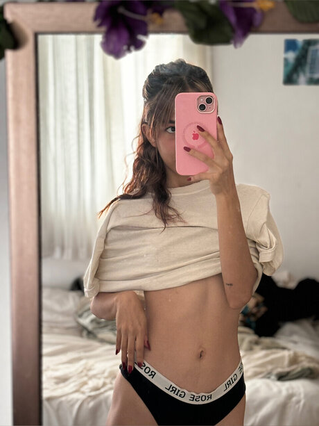 Photo nue de fuite OnlyFans de Effy