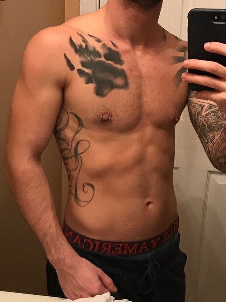 Photo nue de fuite OnlyFans de Royce
