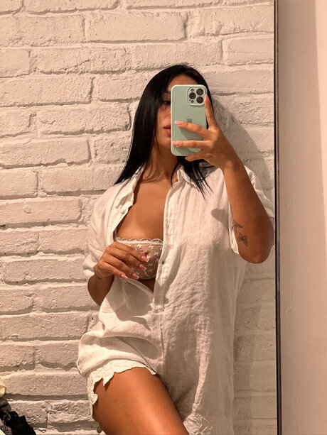 Photo nue de fuite OnlyFans de Ninasuarz
