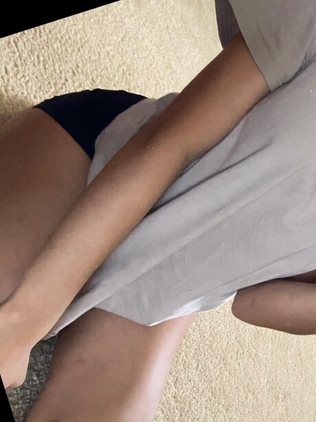 Photo nue de fuite OnlyFans de Melli