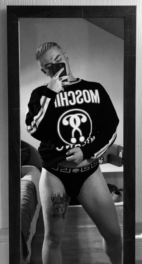 Photo nue de fuite OnlyFans de Belzebuth