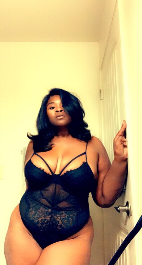 Photo nue de fuite OnlyFans de Chocahontas