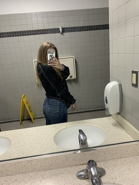 Photo nue de fuite OnlyFans de Julz