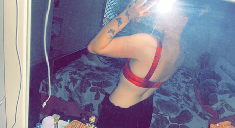 Photo nue de fuite OnlyFans de Little Sub 