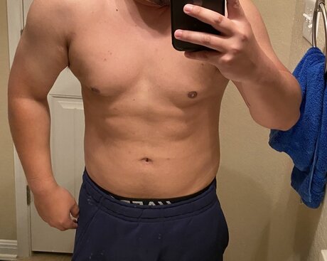 Photo nue de fuite OnlyFans de Anonymouskid21
