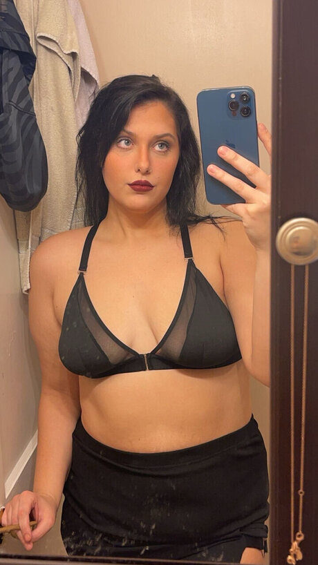 Photo nue de fuite OnlyFans de Juicy