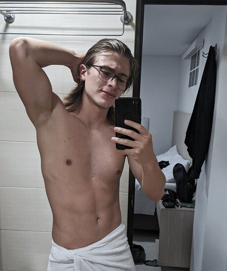 Photo nue de fuite OnlyFans de Sebastin Relish