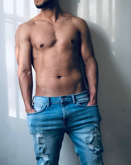 Photo nue de fuite OnlyFans de Senpai