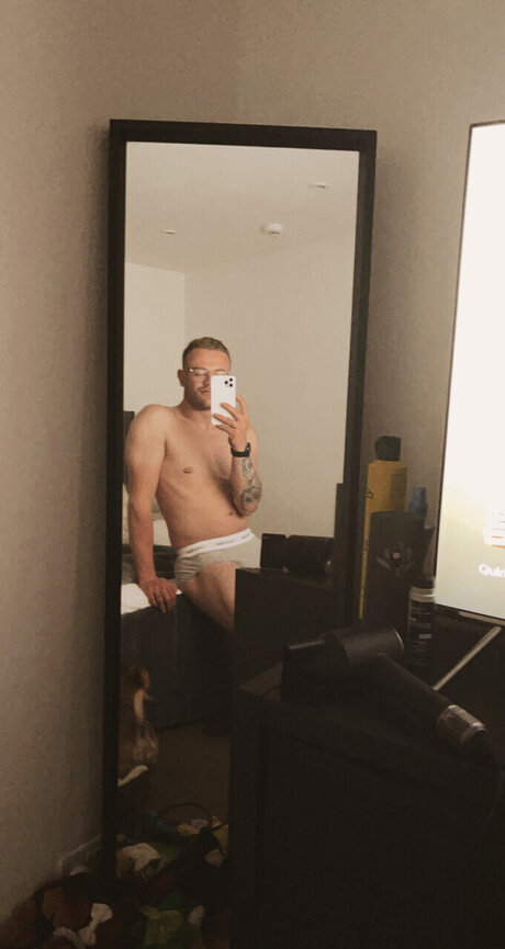 Photo nue de fuite OnlyFans de Harry Burgan