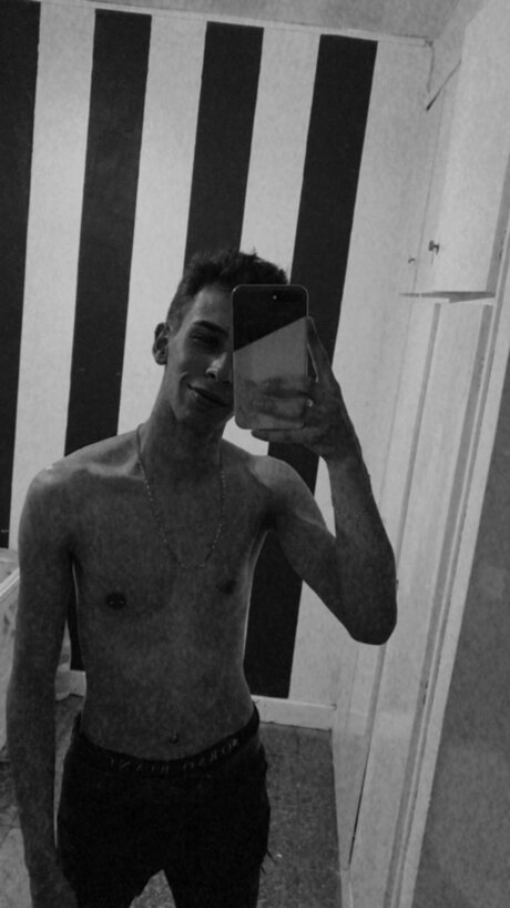 Photo nue de fuite OnlyFans de Nicolas