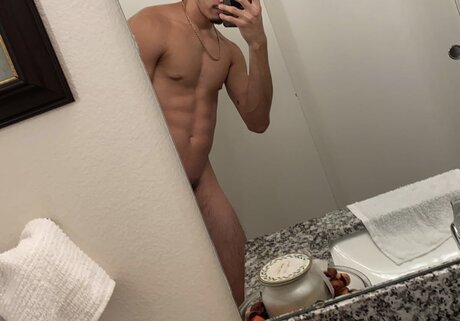 Photo nue de fuite OnlyFans de Theoneelunico