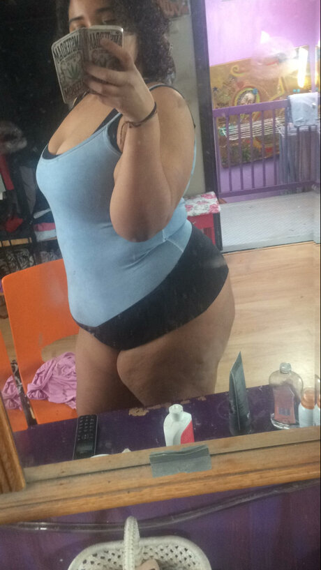 Photo nue de fuite OnlyFans de Suyata