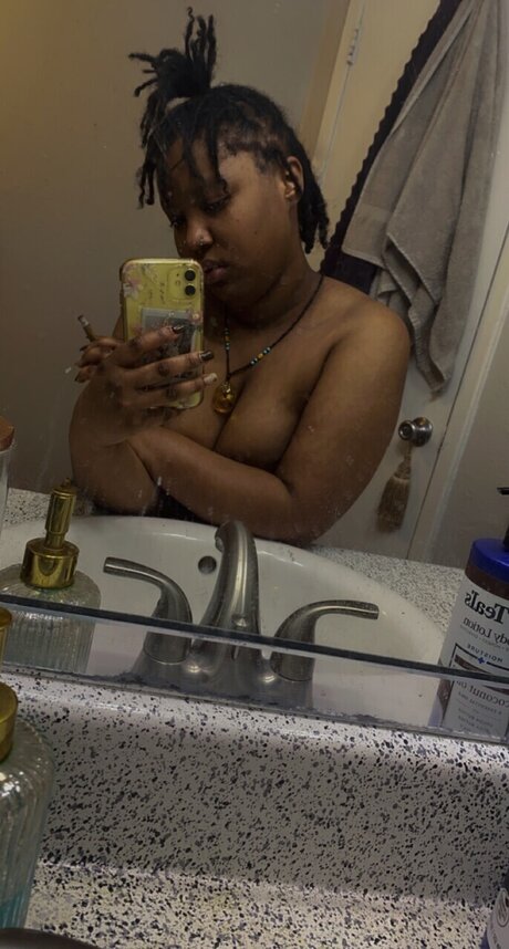 Photo nue de fuite OnlyFans de Rashya