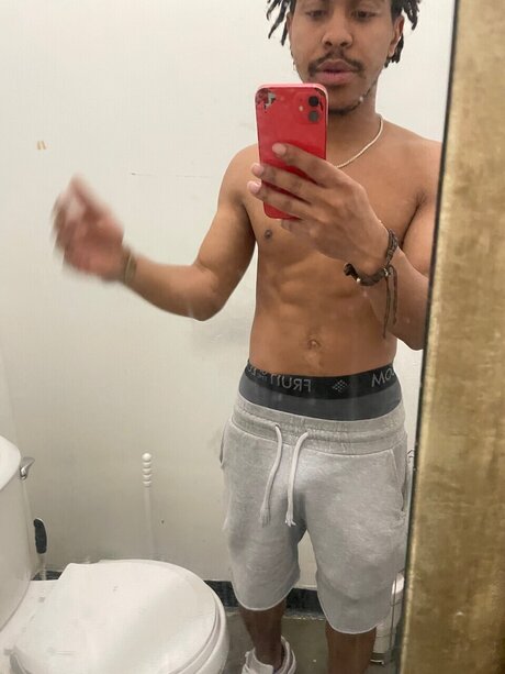 Photo nue de fuite OnlyFans de Troidestroy69