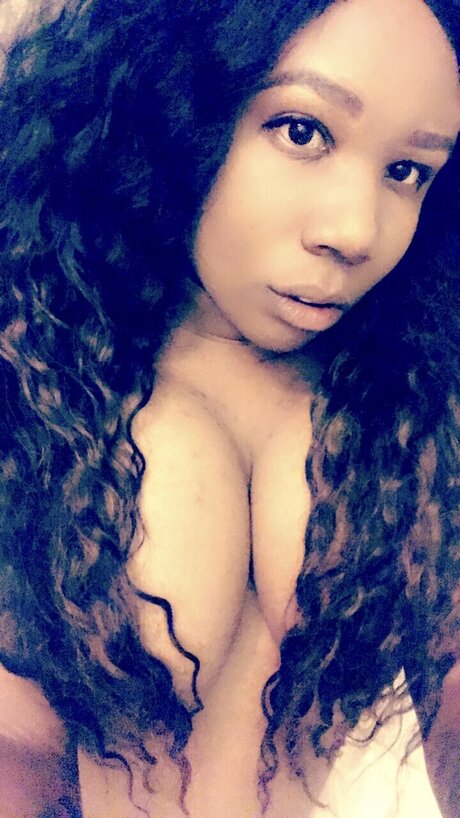 Photo nue de fuite OnlyFans de Kadeszabby