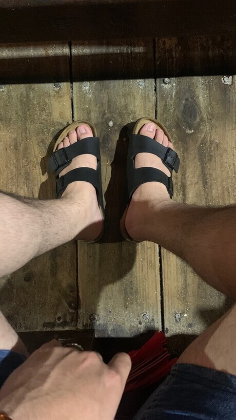Photo nue de fuite OnlyFans de Happy Feet X