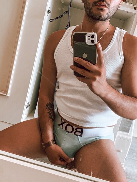 Photo nue de fuite OnlyFans de Yiit