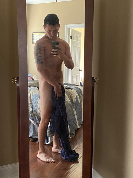 Photo nue de fuite OnlyFans de Logan
