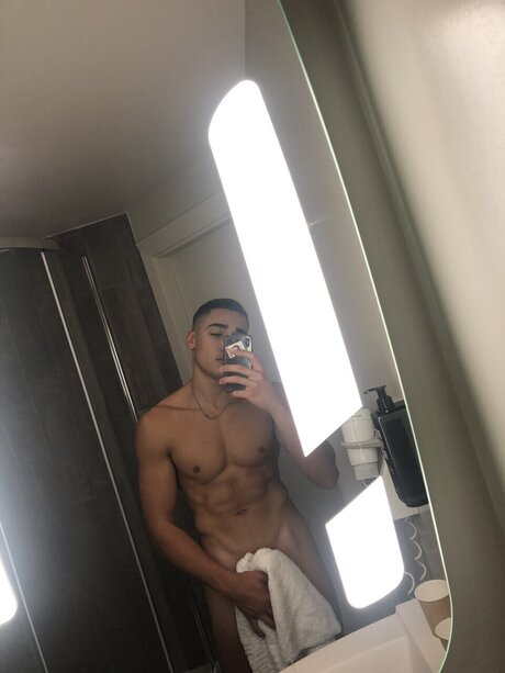 Photo nue de fuite OnlyFans de U65520386