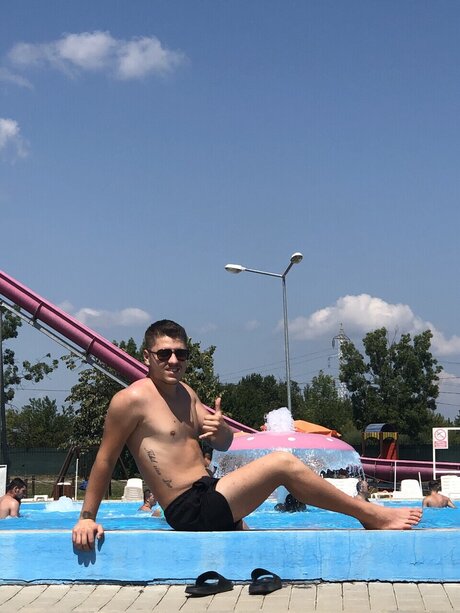 Photo nue de fuite OnlyFans de Neacsu Adrian
