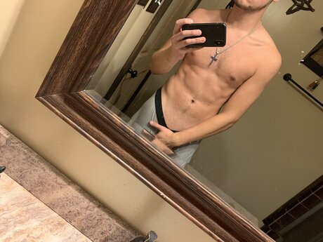 Photo nue de fuite OnlyFans de Titan