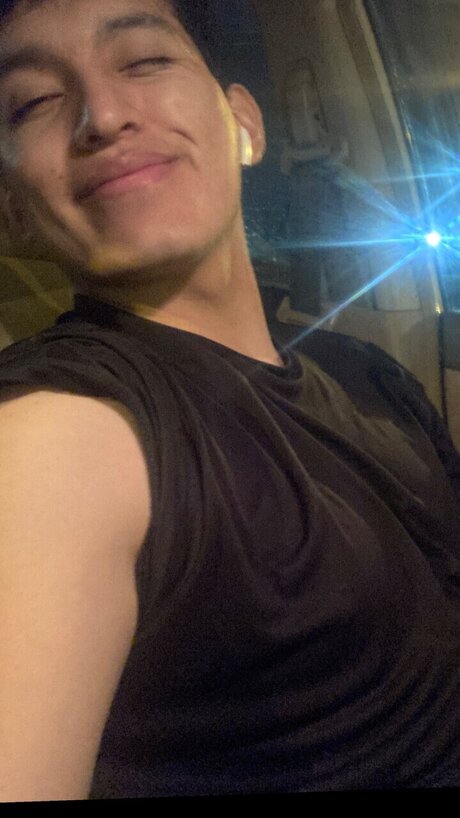 Photo nue de fuite OnlyFans de Dennis