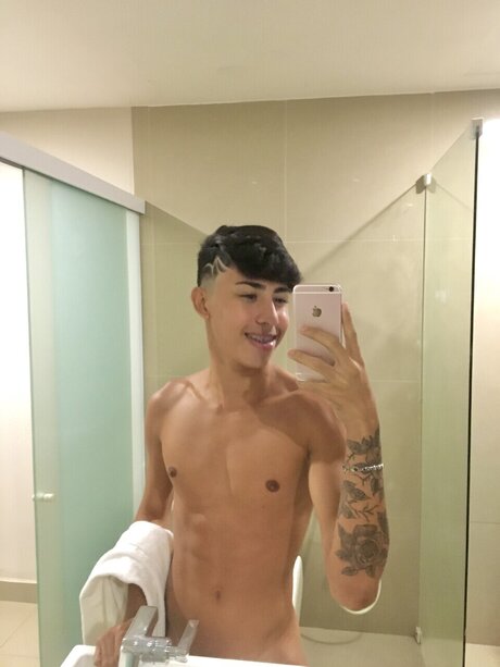 Photo nue de fuite OnlyFans de Magrinho Sexy