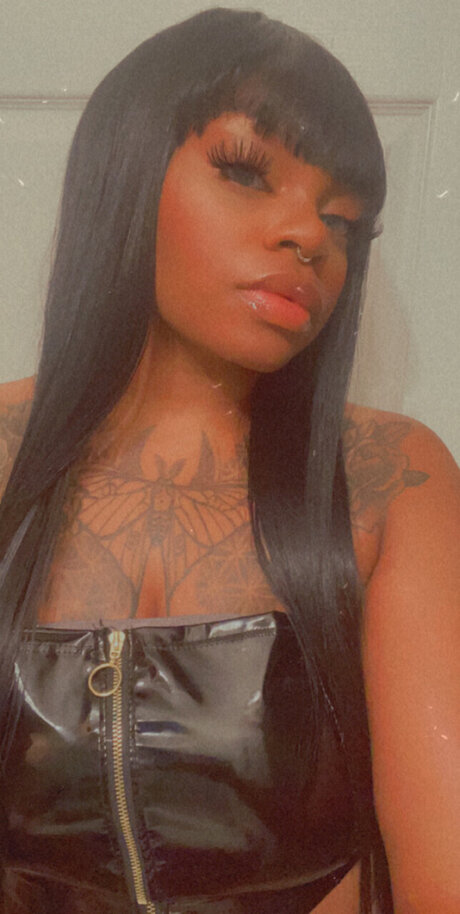 Photo nue de fuite OnlyFans de Stickyvickyy