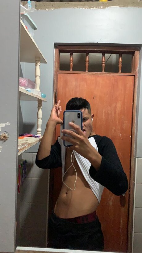 Photo nue de fuite OnlyFans de Angel Guerrero