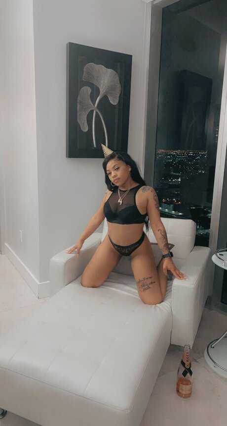 Photo nue de fuite OnlyFans de Lizzy